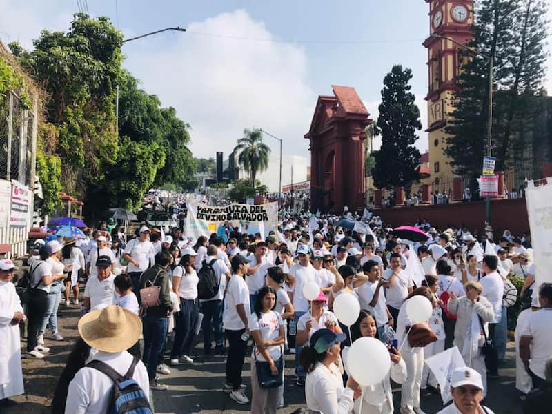 Iglesia católica encabeza marcha por la paz Manifestantes de la marcha