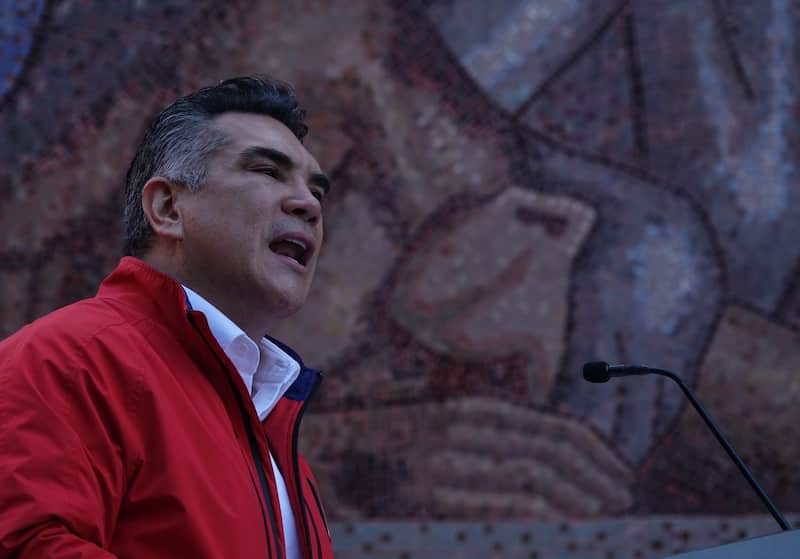 Alejandro Moreno, presidente nacional del PRI. 'Alito' Moreno de perfil durante un mensaje.