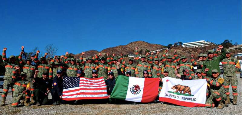 Los bomberos mexicanos han apoyado en el combate contra los incendios masivos en California. Los esfuerzos de los combatientes mexicanos han sido clave para mitigar los incendios en California.