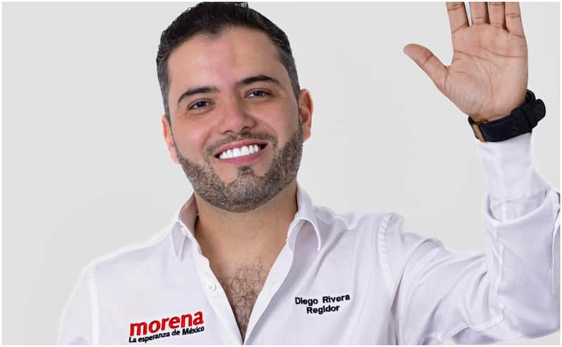 El presidente municipal de Tequila, Jalisco, Diego Rivera Navarro, es señalado de agandallarse un museo y de tener vínculos con grupos de extorsión. Imágen del presidente municipal de Tequila, Diego Rivera, saludando,