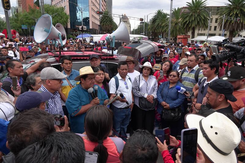 CNTE negociaciones
