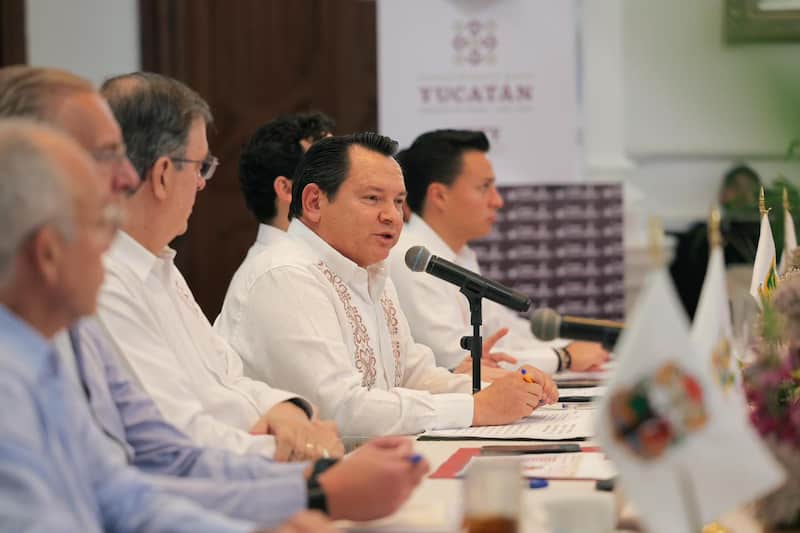 Joaquín Díaz Mena, gobernador de Yucatán Joaquín Díaz Mena