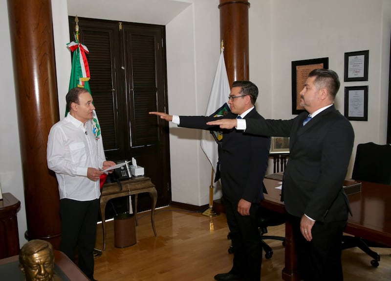 Alfonso Durazo toma protesta a Luis Rogelio Piñeda Taddei