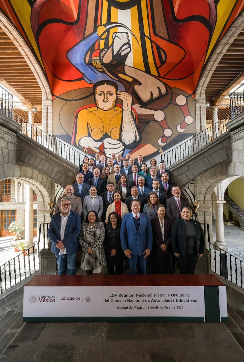 El secretario de Educación Pública (SEP), Mario Delgado Carrillo, encabezó la firma, junto con autoridades educativas estatales de todo el país, del “Plan de implementación para la Educación y Cuidados de la Primera Infancia. Una ruta para la transformación educativa 2025-2030” LXV Reunión del Consejo Nacional de Autoridades Educativas