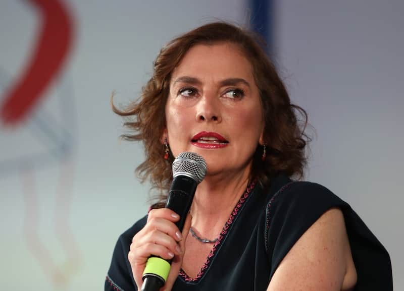Beatriz Gutiérrez Müller, esposa de AMLO Beatriz Gutiérrez hablando durante la charla “El placer de leer” en el marco de la XXII Feria Internacional del Libro en el Zócalo Capitalino.