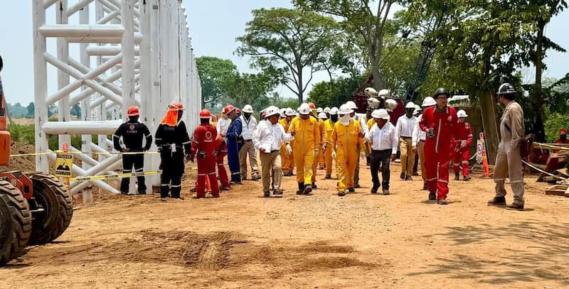 El Director General de Pemex, Juan Carlos Carpio Fragoso, supervisó en el Campo Bakté, en Tabasco Juan Carlos Carpio Fragoso supervisando las obras en Tabasco