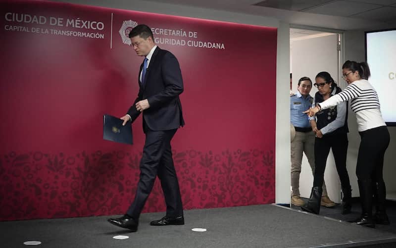 El titular de la dependencia encabezó la conferencia de prensa El secretario de seguridad presentó avances en el caso