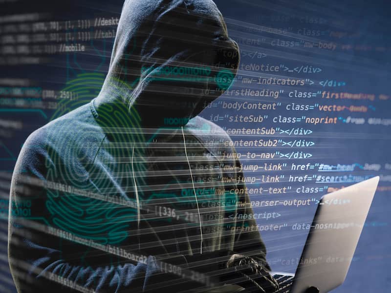 Hacker rastrea registros telefónicos y cámaras de vigilancia Hacker rastrea registros telefónicos y cámaras de vigilancia