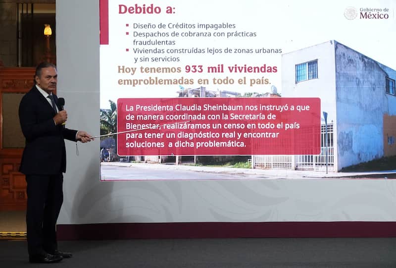 Invasores podrán comprar casas de Infonavit Hay al menos 145 mil habitadas de forma irregular y 23 mil están deshabitadas o vandalizadas.