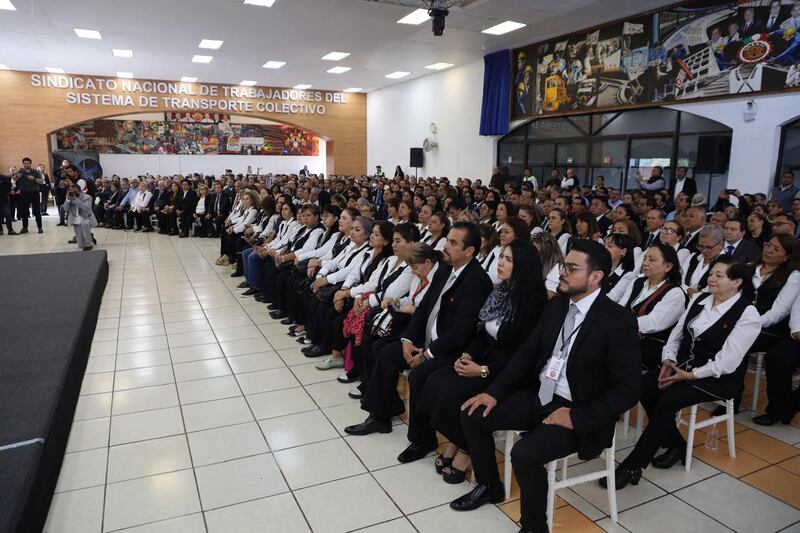 Entrega de reconocimientos a trabajadores del Metro CDMX