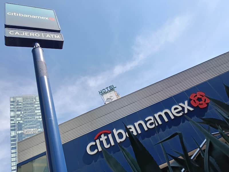 Fachada de una sucursal de CitiBanamex en avenida Reforma Imagen promocional