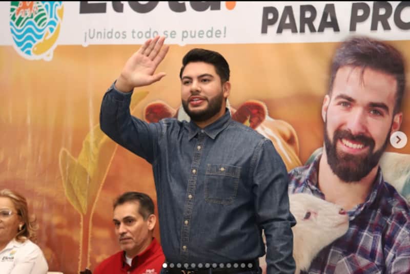 el presidente municipal de elota acudió a un viaje en paris el alcalde en sus redes sociales
