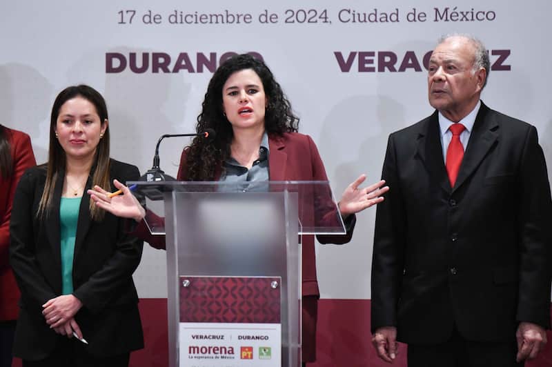 Los dirigentes nacionales: Luisa María Alcalde (Morena), Karen Castrejón (PVEM) y Alberto Anaya (PT) ofrecieron conferencia de prensa para anunciar su alianza para las elecciones locales en Veracruz y Durango para el proceso electoral de 2025. En la foto (de izquierda a derecha) Los dirigentes nacionales: Karen Castrejón (PVEM), Luisa María Alcalde (Morena) y Alberto Anaya (PT)