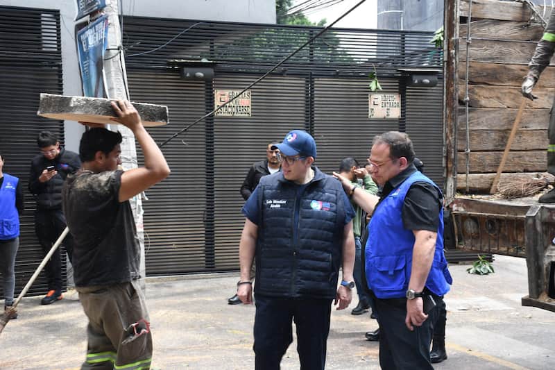 Elementos se seguridad y de Protección civil salieron a ejercer actos de apoyo a las diferentes colonias de la alcaldía por las intensas lluvias registradas este 2 de junio. Imágenes