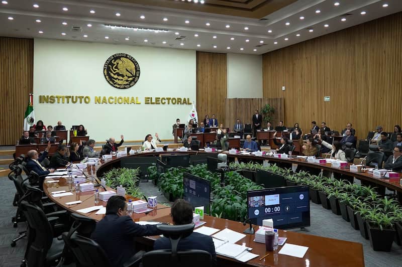 Guadalupe Taddei Zavala, consejera presidenta del Instituto Nacional Electoral (INE), Dania Paola Ravel, Arturo Castillo y Norma de la Cruz, consejeros electorales, encabezaron la sesión ordinaria del INE en la sede del instituto. Guadalupe Taddei Zavala, consejera presidenta del Instituto Nacional Electoral (INE), Dania Paola Ravel, Arturo Castillo y Norma de la Cruz, consejeros electorales, encabezaron la sesión ordinaria del INE en la sede del instituto.