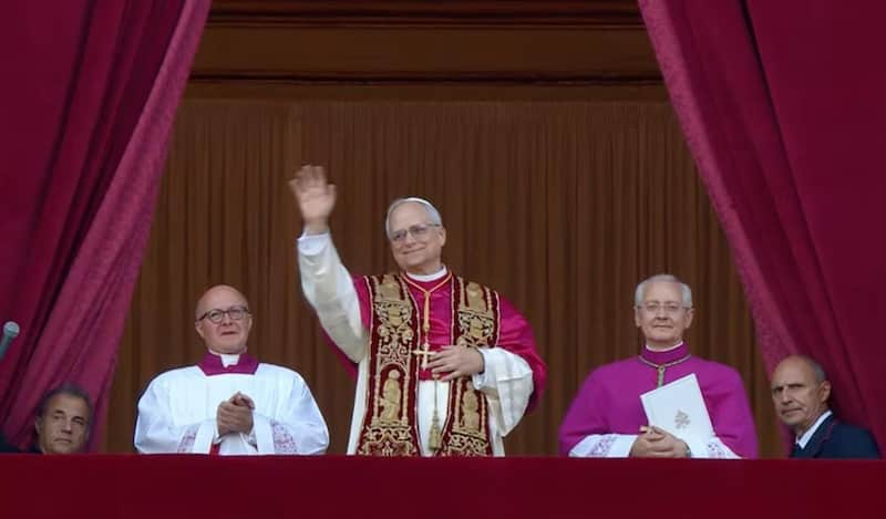 El nuevo papa, Robert Prevost. El papa León XIV en el balcón de la Basílica de San Pedro.