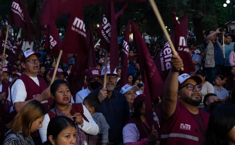 Morena en campaña Morena es el partido que encabeza las preferencias electorales en Michoacán
