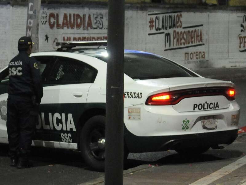 En la imagen, una Patrulla de la SSC protege una cola de helicóptero Patrulla de la SSC