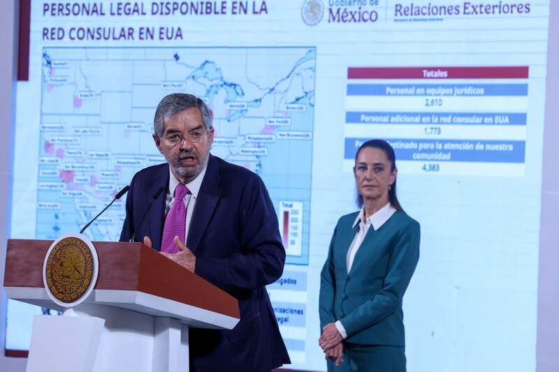 La secretaría de Relaciones Exteriores presenta una nueva App para los mexicanos en Estados Unidos que requieran atención del Cónsul. Juan Ramón de la Fuente, secretario de Relaciones Exteriores, muestra el plan de atención a los migrantes en Estados Unidos, esto tras el inicio de la era Donald Trump.
