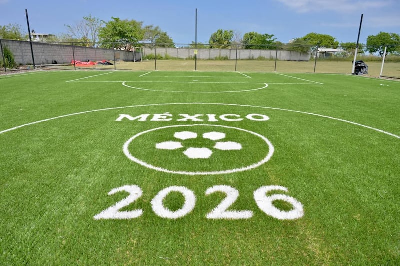 El gobierno de Guerrero crea canchas de futbol de cara al Mundial del 2026.
Foto: Gobierno de Guerrero Guerrero crea canchas de futbol de cara al Mundial 2026