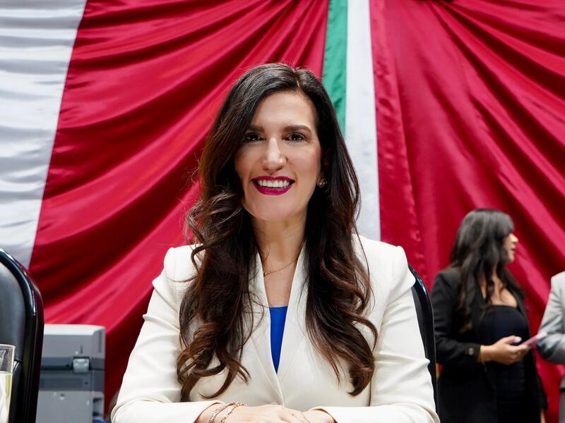 Kenia López, presidenta de la Mesa Directiva de la Cámara de Diputados. Kenia López, presidenta de la Mesa Direcitva