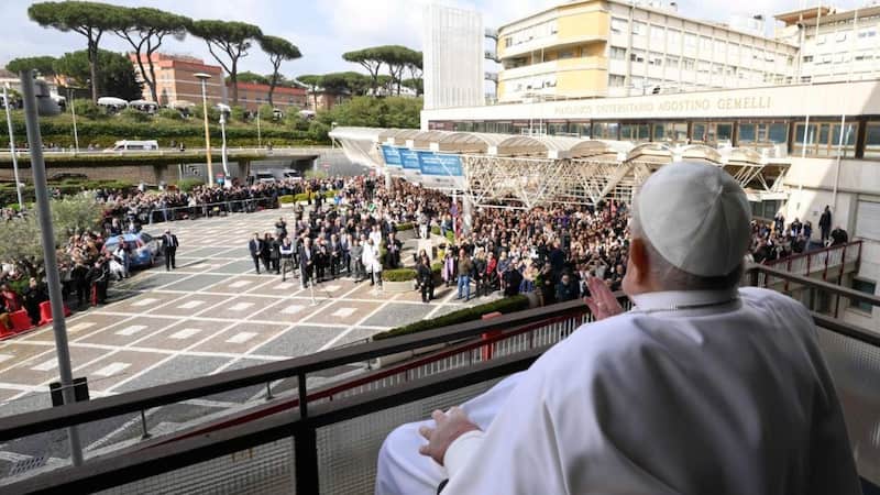 Papa Francisco reaparece tras su hospitalización el 14 de febrero. Papa Francisco reaparece tras su hospitalización el 14 de febrero.