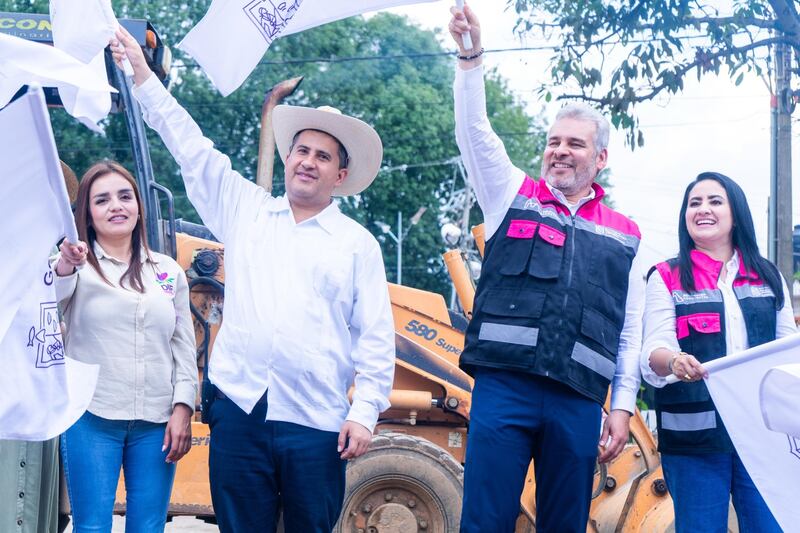 Carlos Manzo junto a Alfredo Ramírez Bedolla. Carlos Manzo junto a Alfredo Ramírez