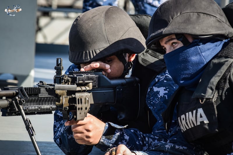 marinos en prácticas