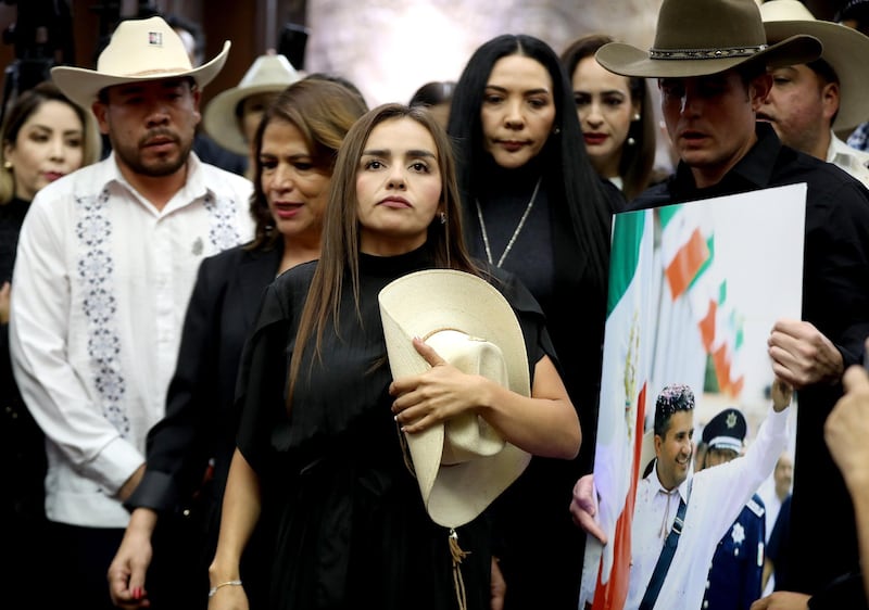 Grecia Quiroz, viuda de Carlos Manzo, durante su toma de protesta como alcaldesa de Uruapan Grecia Quiroz