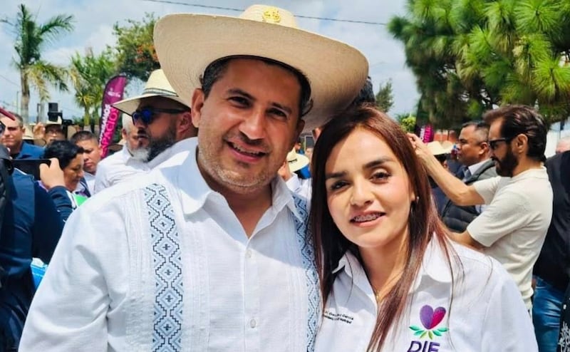 Grecia Quiroz y Carlos Manzo