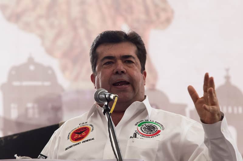 CIUDAD DE MÉXICO 28ABRIL2019.- Pedro Haces Barba, secretario general de la Confederación Autónoma de Trabajadores y Empleados de México(CATEM) y senador de la República, asistió a la toma de protesta del nuevo consejo directivo de la CATEM en la Ciudad de México, la ceremonia se realizó en el Lienzo Charro de Constituyentes.
FOTO: MOISÉS PABLO /CUARTOSCURO.COM Hombre de camisa blanca dando discurso