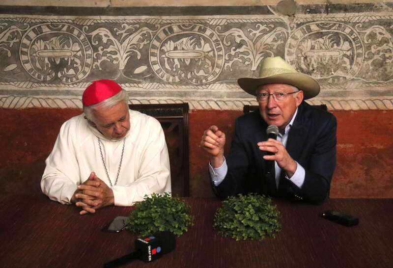 Conferencia de prensa del obispo de la Diócesis de Cuernavaca y presidente de la Conferencia del Episcopado Mexicano, Ramon Castro Castro y el embajador de Estados Unidos en México, Ken Salazar. A a unos días de dejar el país el Embajador recomendó a la presidenta Claudia Sheinbaum Pardo escuchar los consejos de otros sectores, como la iglesia.
