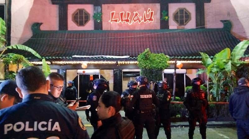 Un ataque directo con arma de fuego se registró la noche de este domingo dentro del restaurante de comida oriental Luau, en la Zona Rosa. Un ataque directo con arma de fuego se registró la noche de este domingo dentro del restaurante de comida oriental Luau, en la Zona Rosa.