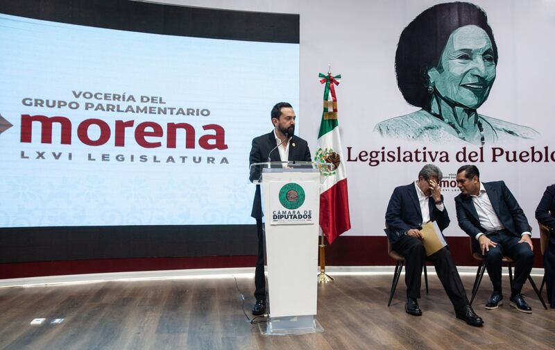 Arturo Federico Avila Anaya, Ricardo Monreal y Sergio Carlos Gutiérrez encabezaron la presentación de “Legislativa del Pueblo” conferencias matutinas los lunes por parte de los diputados del grupo parlamentario de Morena. Arturo Ávila