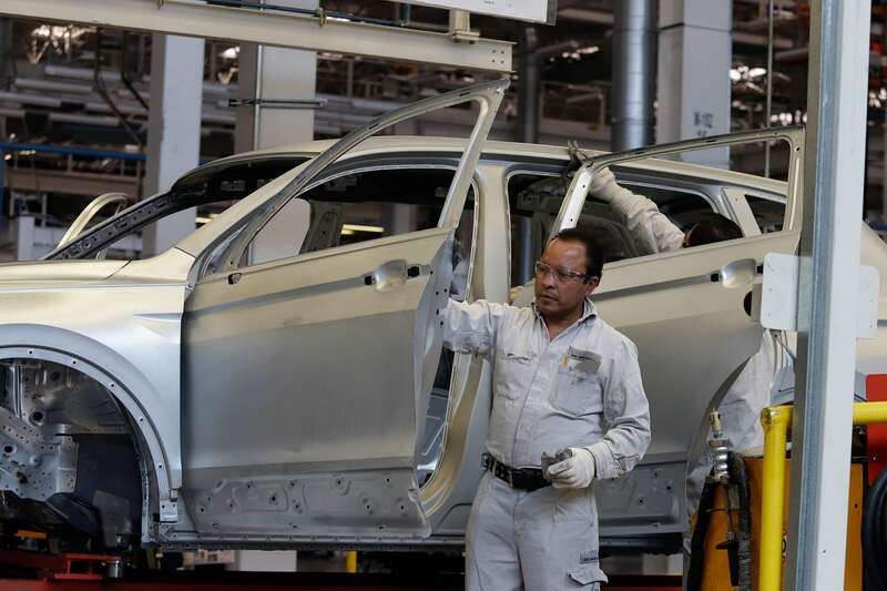 Aspectos de la línea de producción del modelo Tiguan de Volkswagen, la cual trabaja con un 70% de energía eólica. Armadora de Volkswagen en Puebla.