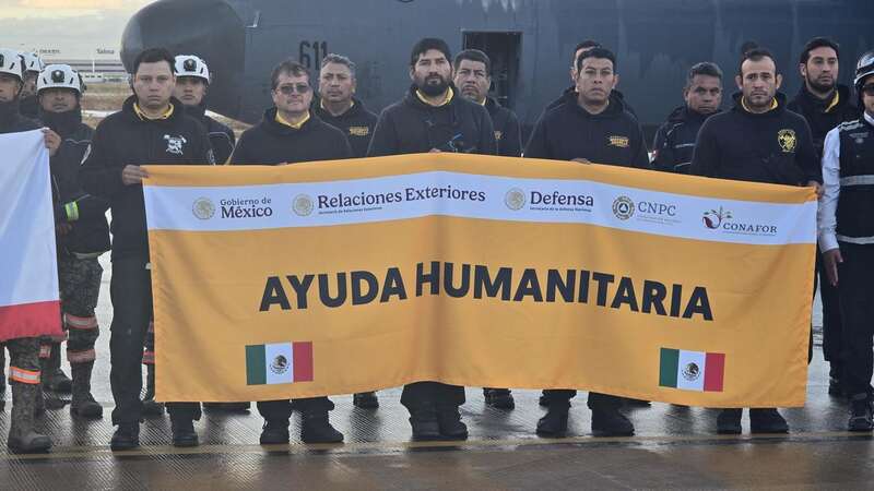 Equipo de la Sedena y Conafor viajan a Los Ángeles Equipo de la Sedena y Conafor viajan a Los Ángeles para combatir los incendios forestales