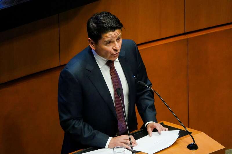 El senador morenista Cuauhtémoc Ochoa Fernández en la tribuna Cuauhtémoc Ochoa fue nombrado vicecoordinador de Morena en el Senado