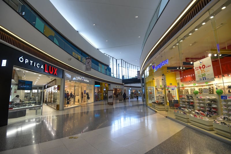 Aspectos de la ampliación del Centro Comercial Galerías Metepec, una de las cinco plazas más grandes del país. Plaza comercial