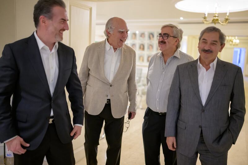 Adrián de la Garza se reunió con los exgobernadores de Nuevo León en medio de un contexto de reconfiguración política rumbo a las elecciones de 2027. Adrián de la Garza