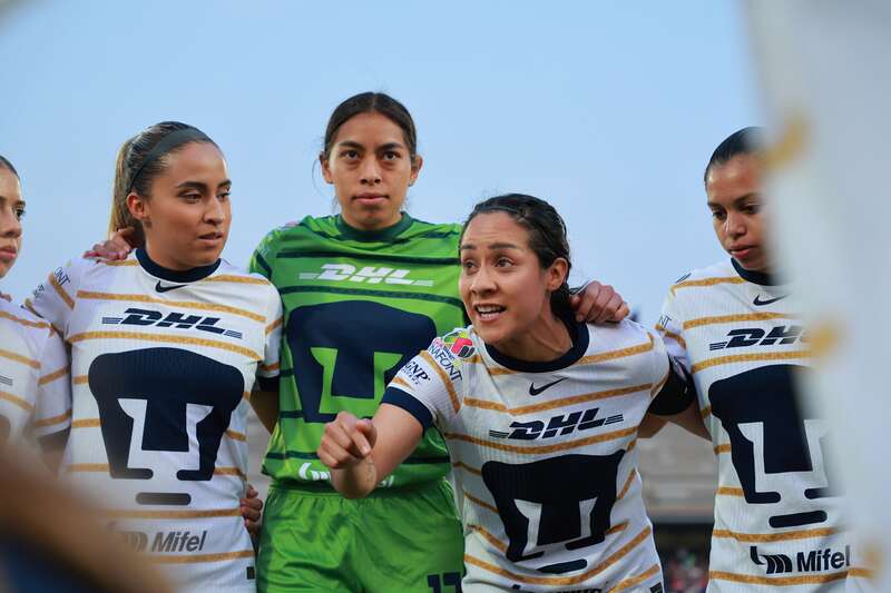 Dania Padilla, durante el partido correspondiente a la jornada 9 del torneo Clausura 2025 de la Liga BBVA MX Femenil, entre las Pumas de la UNAM y las Águilas del América, realizado en el estadio Olímpico Universitario. Imagen promocional