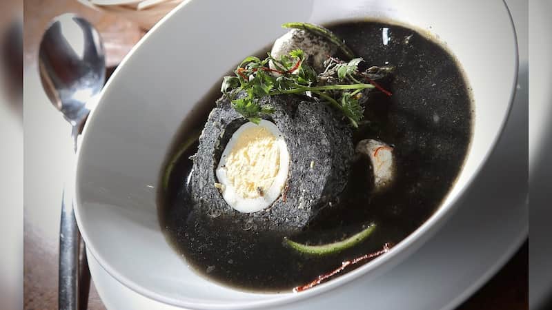 Este tipo de comida es llamativa por sus colores peculiares. Platillo típico de Yucatán.