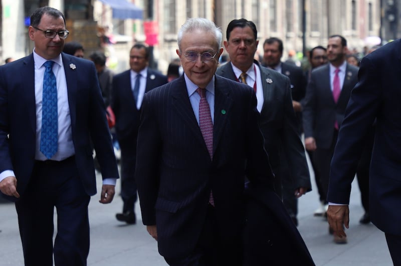 Héctor Vasconcelos, representante de México ante la ONU, llega a Palacio Nacional. Héctor Vasconcelos