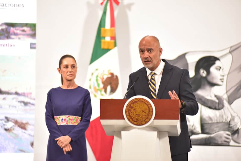 Jesús Esteva, secretario de Infraestructura, Comunicaciones y Transportes, y la presidenta Claudia Sheinbaum Jesús Esteva, secretario de Infraestructura, Comunicaciones y Transportes, y la presidenta Claudia Sheinbaum
