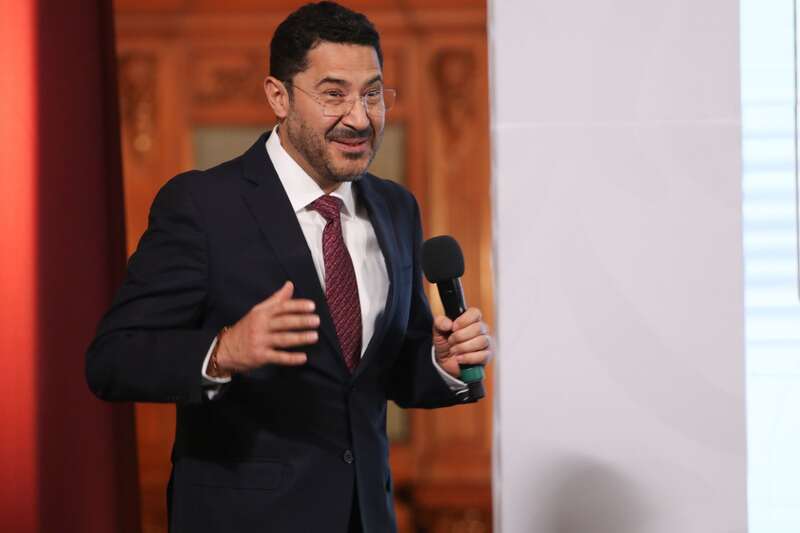 Martí Batres, director del ISSSTE Martí Batres, director del ISSSTE, hizo un anuncio en la mañanera
