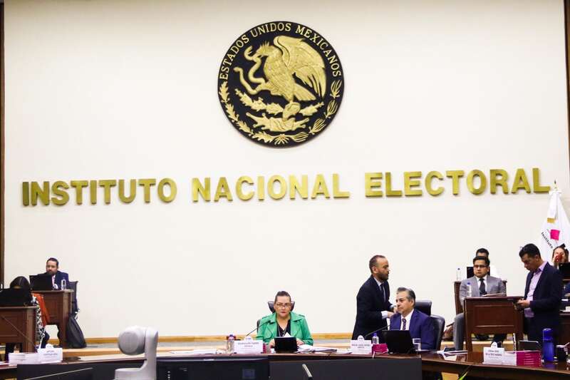 Sesión extraordinaria del Instituto Nacional Electoral. El INE determinó el tope de gastos de campaña para la elección judicial.