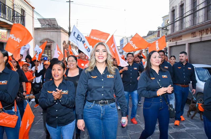 Cecilia Ruvalcaba durante un mitin de campaña cuando buscó la presidencia municipal de Teocaltiche, Jalisco.