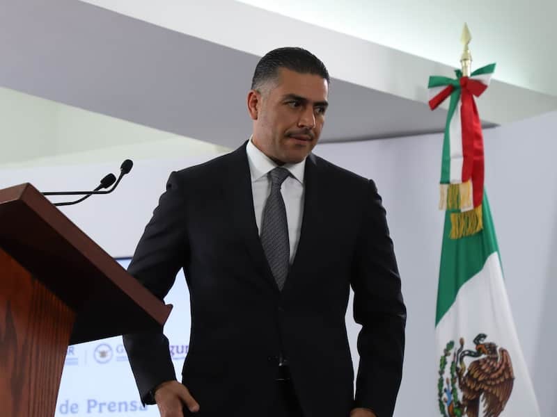 CIUDAD DE MÉXICO, 13AGOSTO2025.- Omar García Harfuch, secretario de Seguridad y Protección Ciudadana, ofreció una conferencia de prensa donde informó sobre la extradición de 26 criminales vinculados a la delincuencia organizada y que eran requeridos por el gobierno de Estados Unidos por tener un proceso en su contra y se acordó evitar la sentencia de pena de muerte para ninguna de las personas extraditadas. FOTO: DANIEL AUGUSTO/ CUARTOSCURO.COM Imagen de Omar García Harfuch