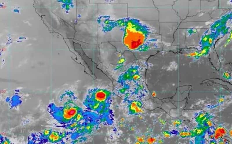 Mapa Meteorológico de México. Mapa térmico que muestra las tormentas tropicales 'Bárbara' y 'Cosme'.