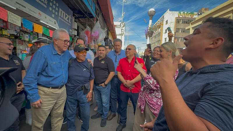 Rubén Rocha visita a comerciantes Rubén Rocha visita a comerciantes