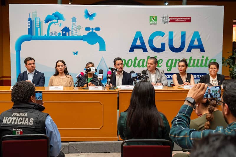 Pepe Couttolenc, dirigente del PVEM en Edomex. Pepe Couttolenc en una conferencia de prensa.